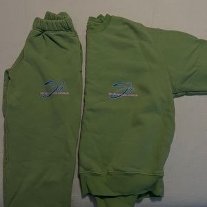 SET ACTIVE RARE GREEN SPORTBODY SWEAT SET